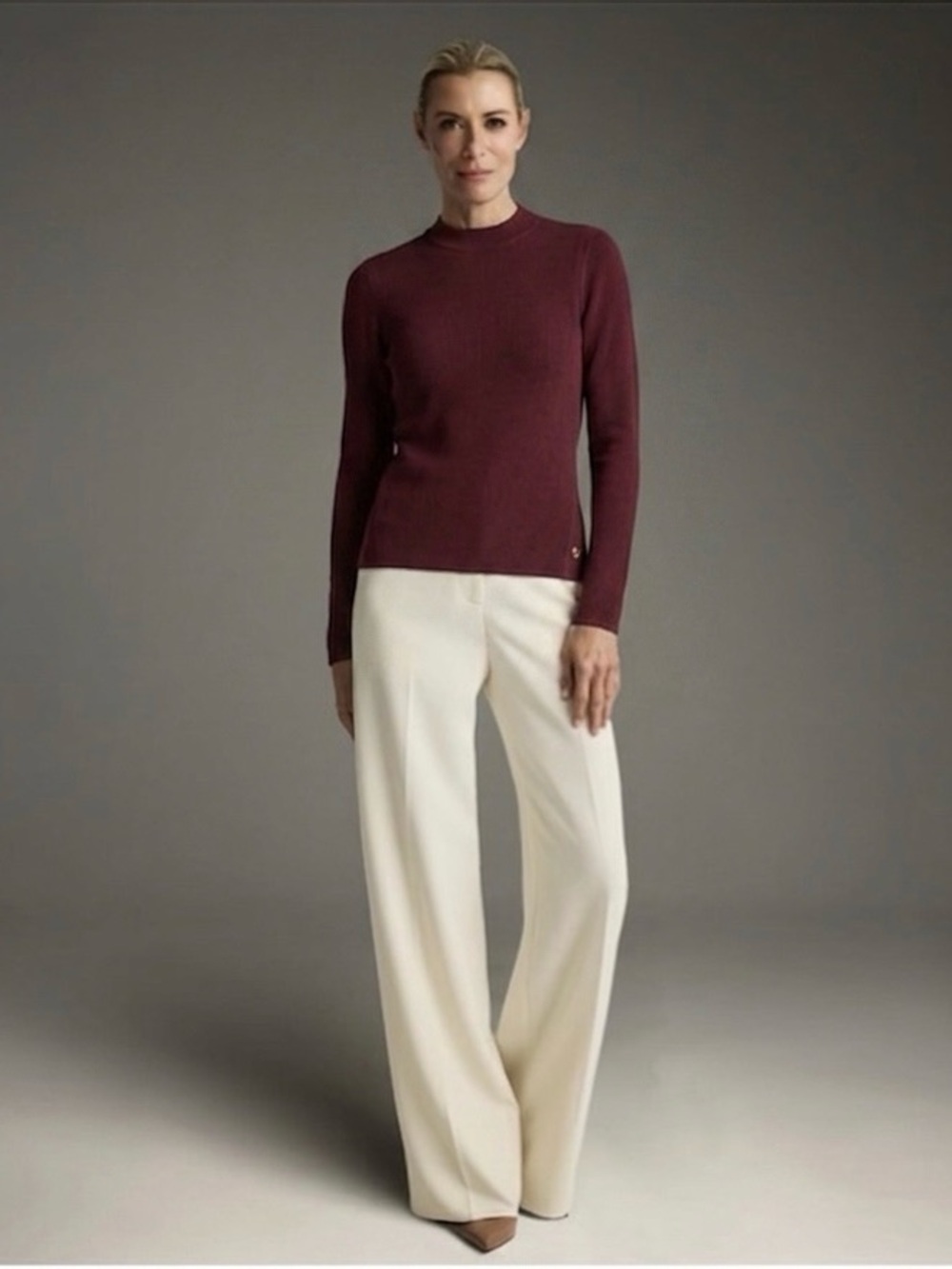 St. John Venezia Knit Sweater Burgundy Size Small Textured Luxury Stretch
